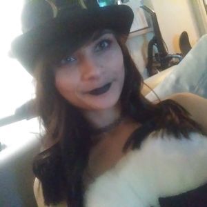 Meet your Posher, Xaris